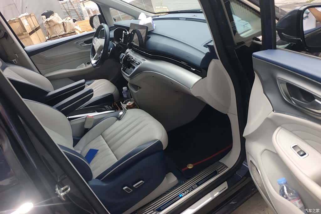 Roewe iMAX8, 2022 8
