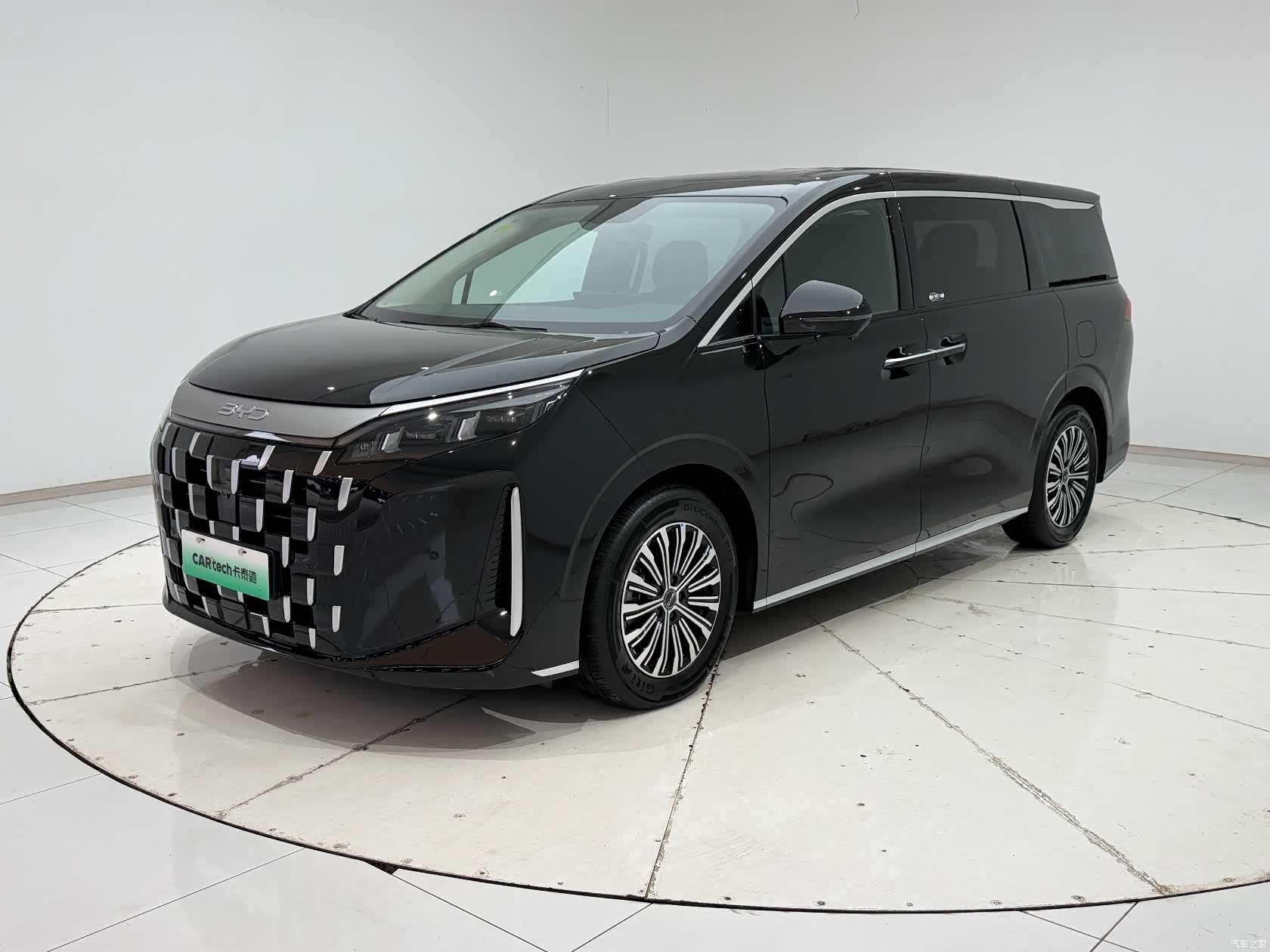 BYD M9, 2025 2