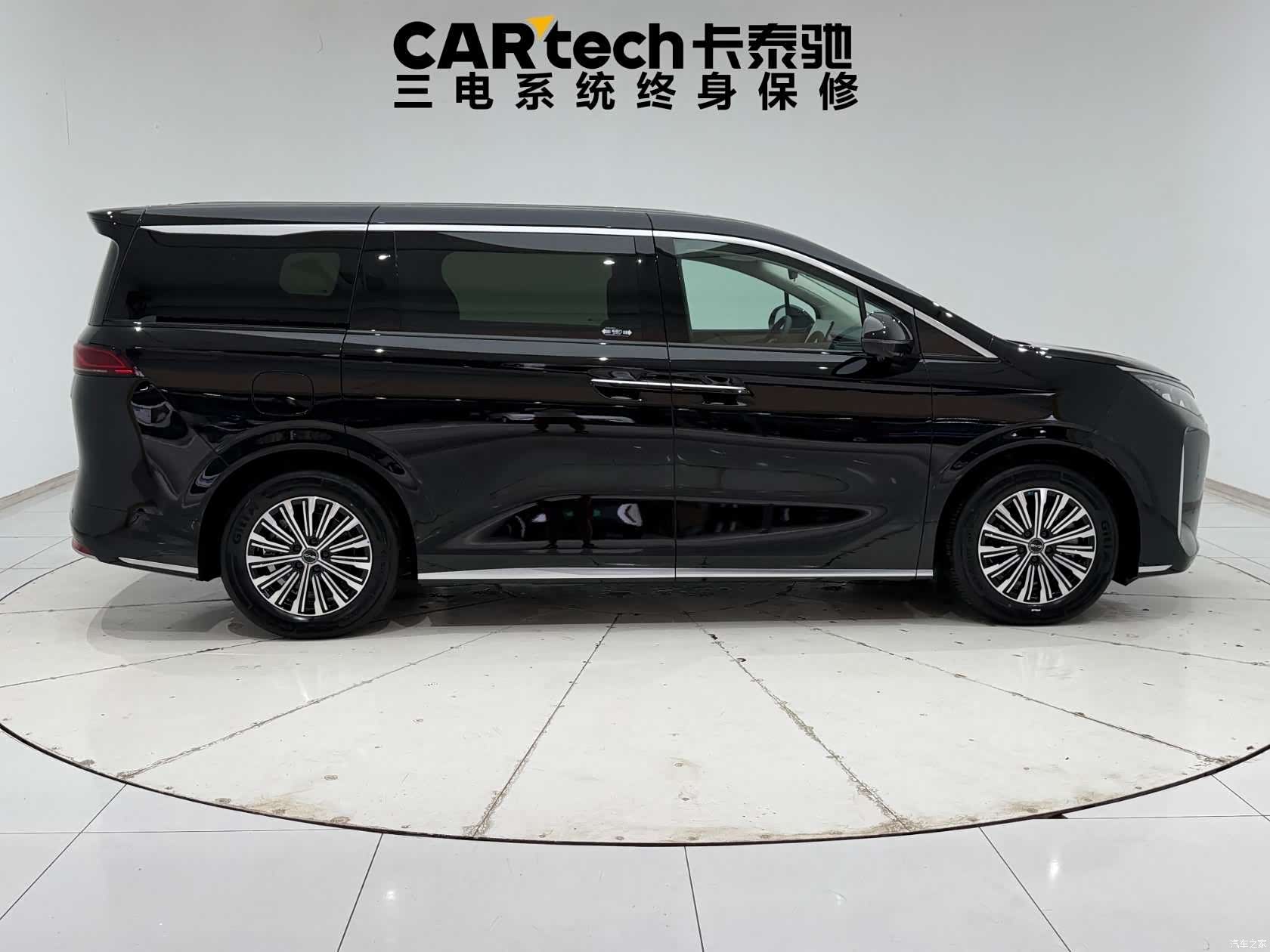 BYD M9, 2025 10