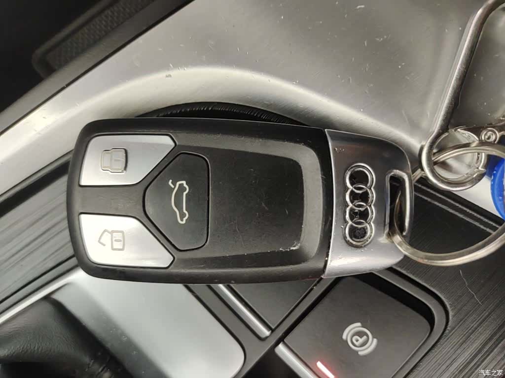 Audi A4L, 2018 9