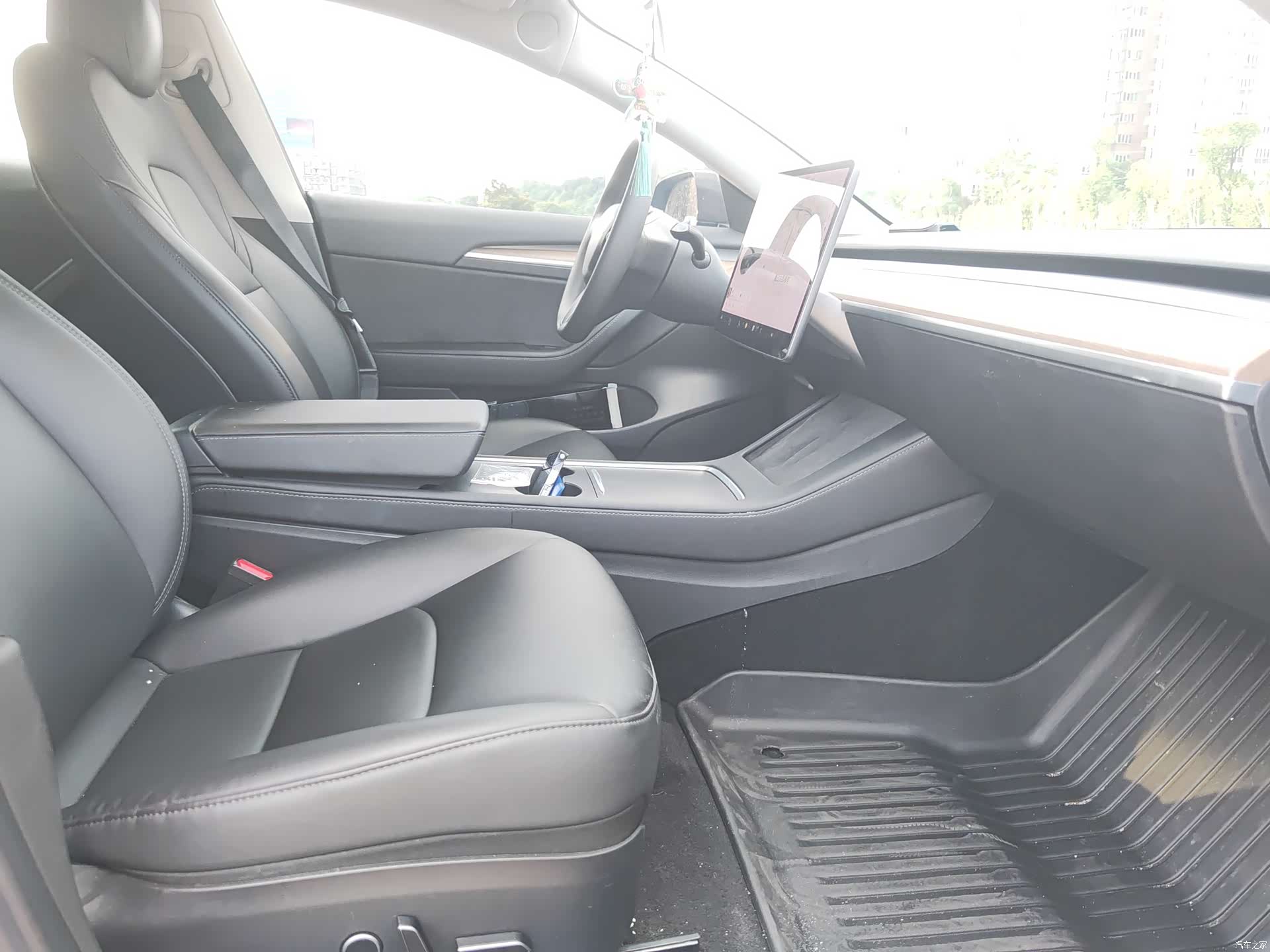 Tesla Model 3, 2021 13