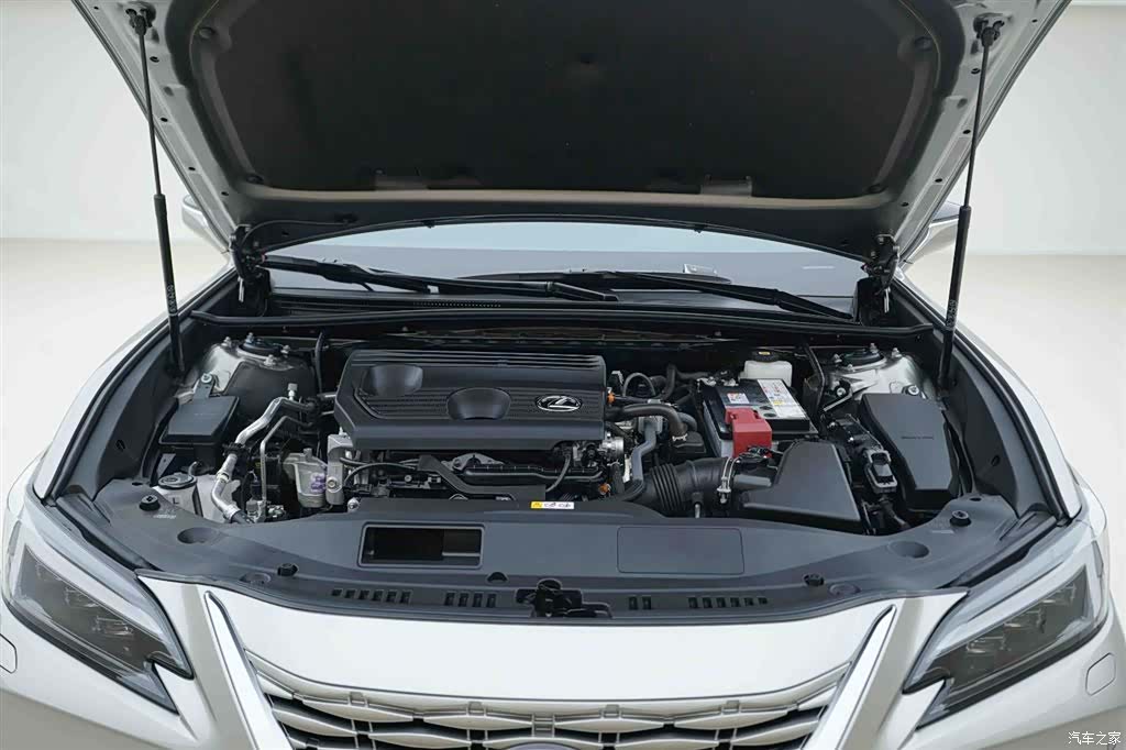 Lexus ES, 2026 7