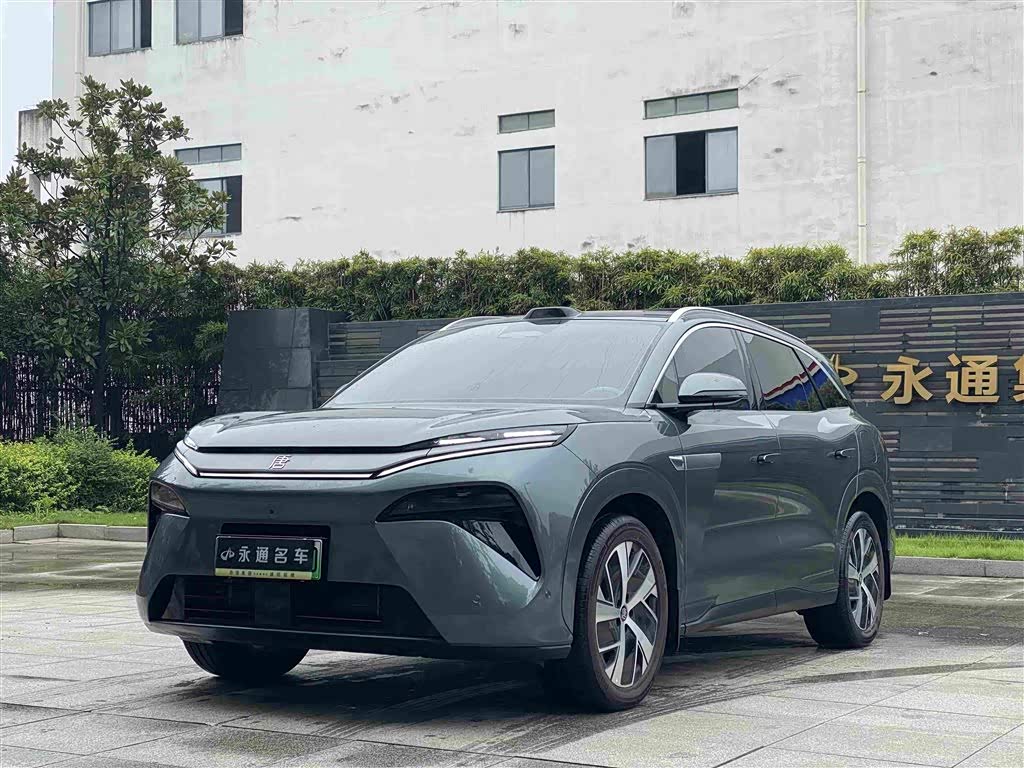 BYD Tang L