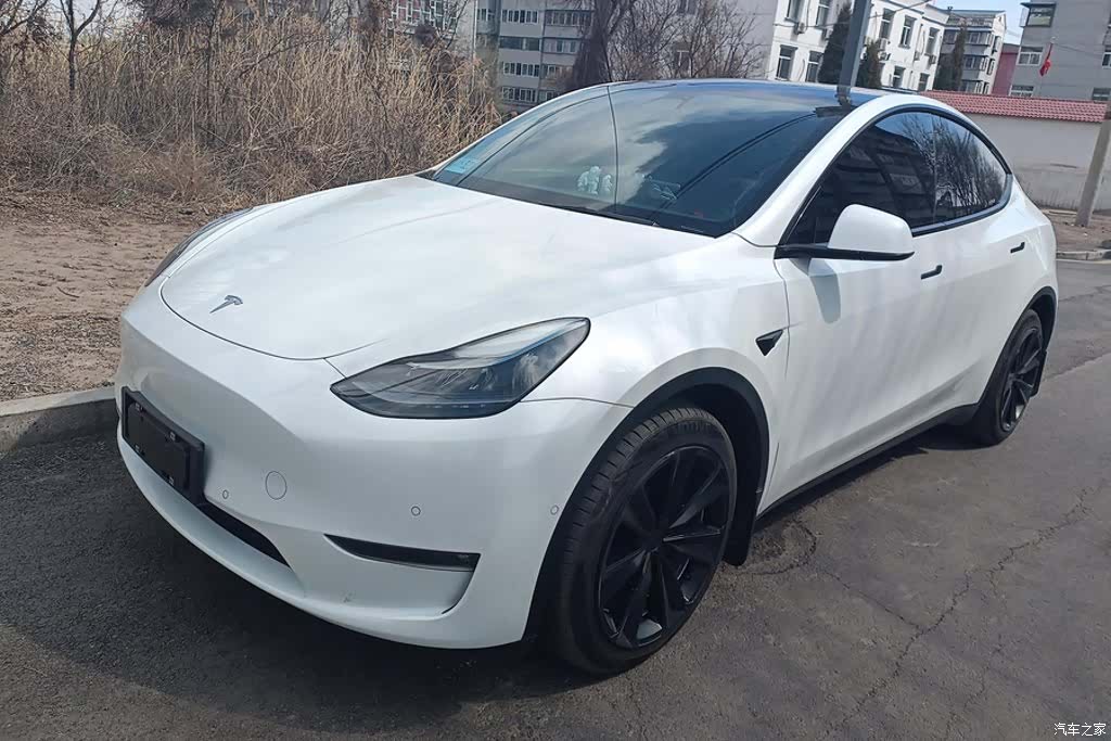 Tesla Model Y, 2021 1