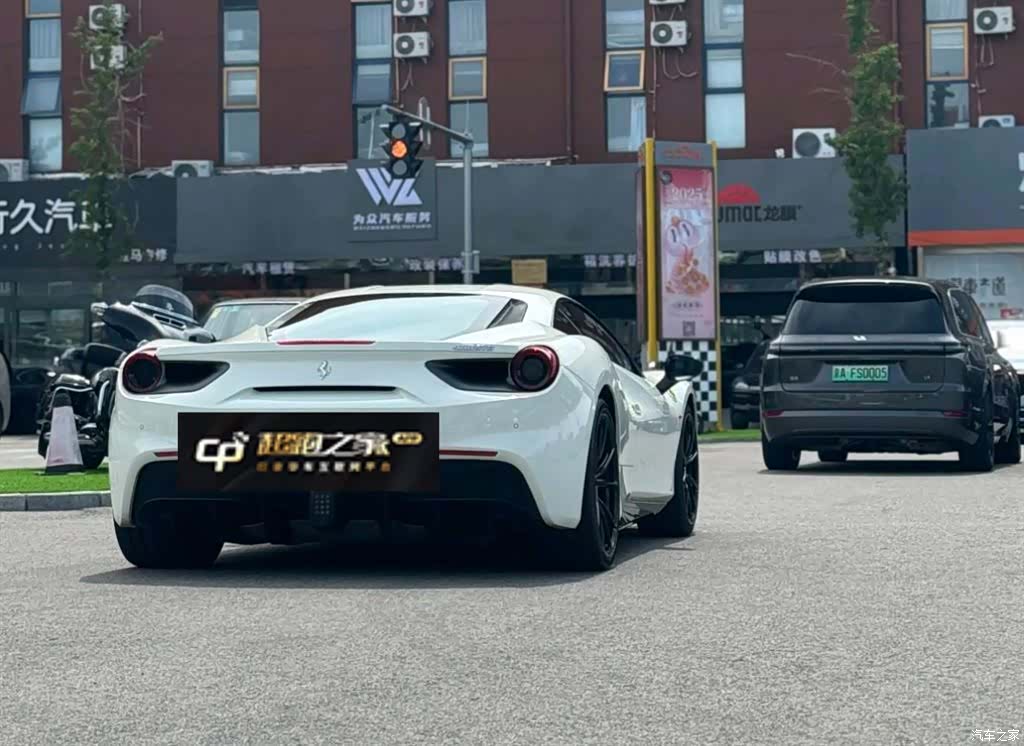 Ferrari 488, 2017 3