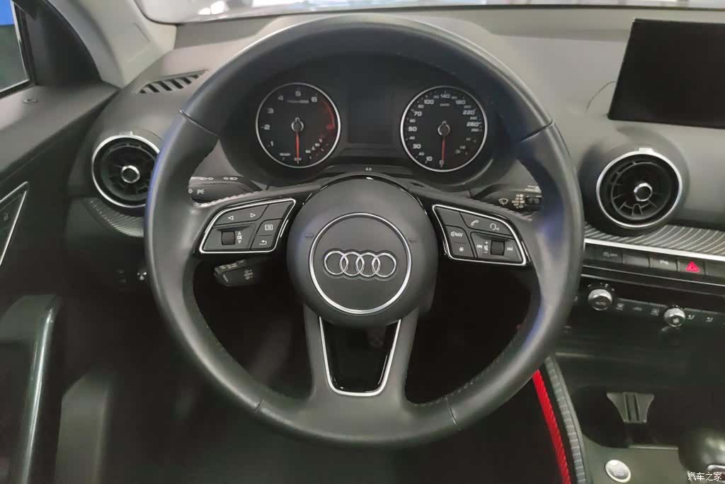 Audi Q2L, 2020 15