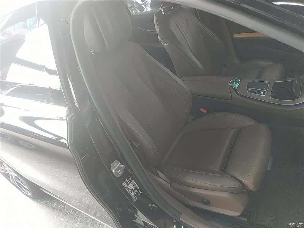 Mercedes-Benz E-Class, 2022 20