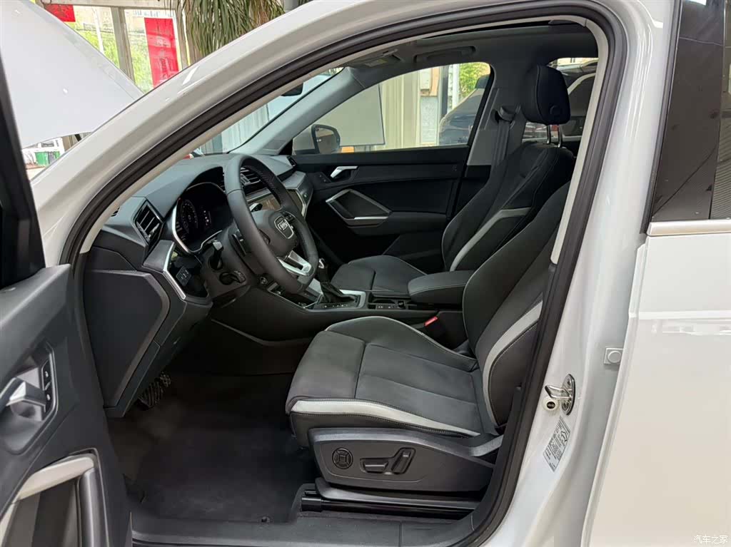 Audi Q3, 2023 16
