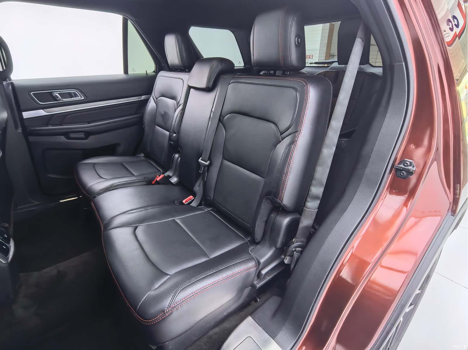 Ford Explorer, 2016 15