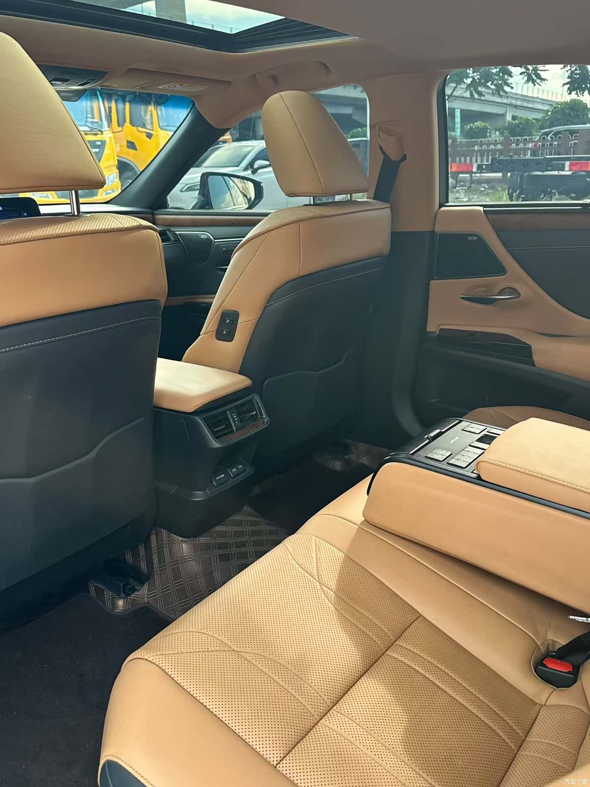 Lexus ES, 2021 6