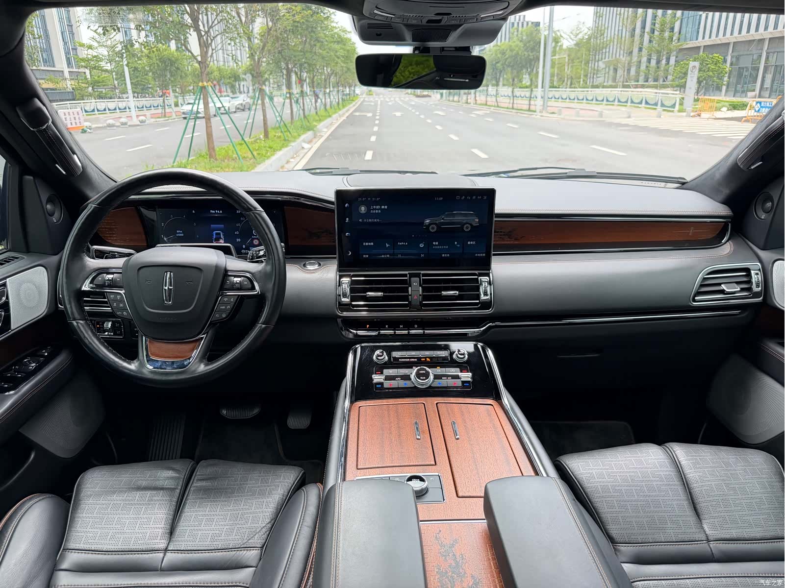 Lincoln Navigator, 2023 16