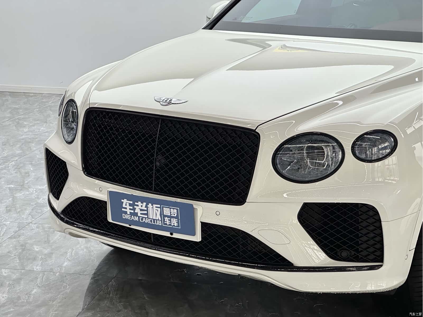 Bentley Bentayga, 2022 4