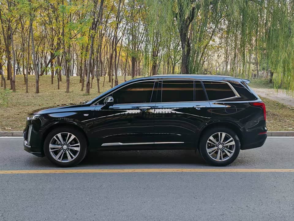 Cadillac XT6