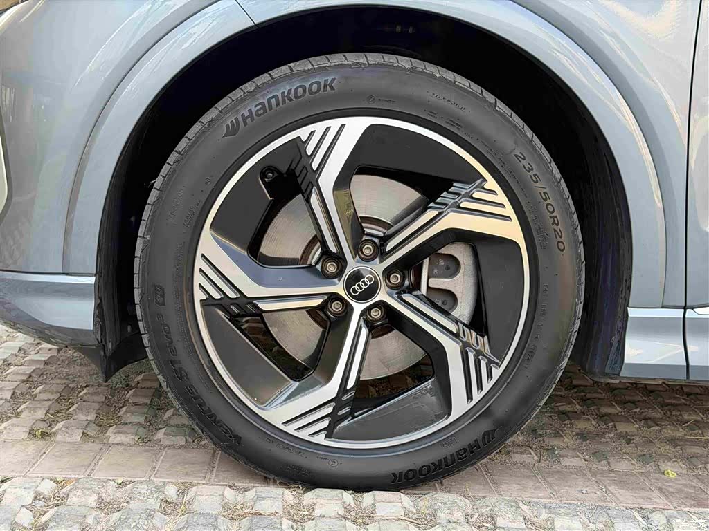 Audi Q4 e-tron, 2025 14
