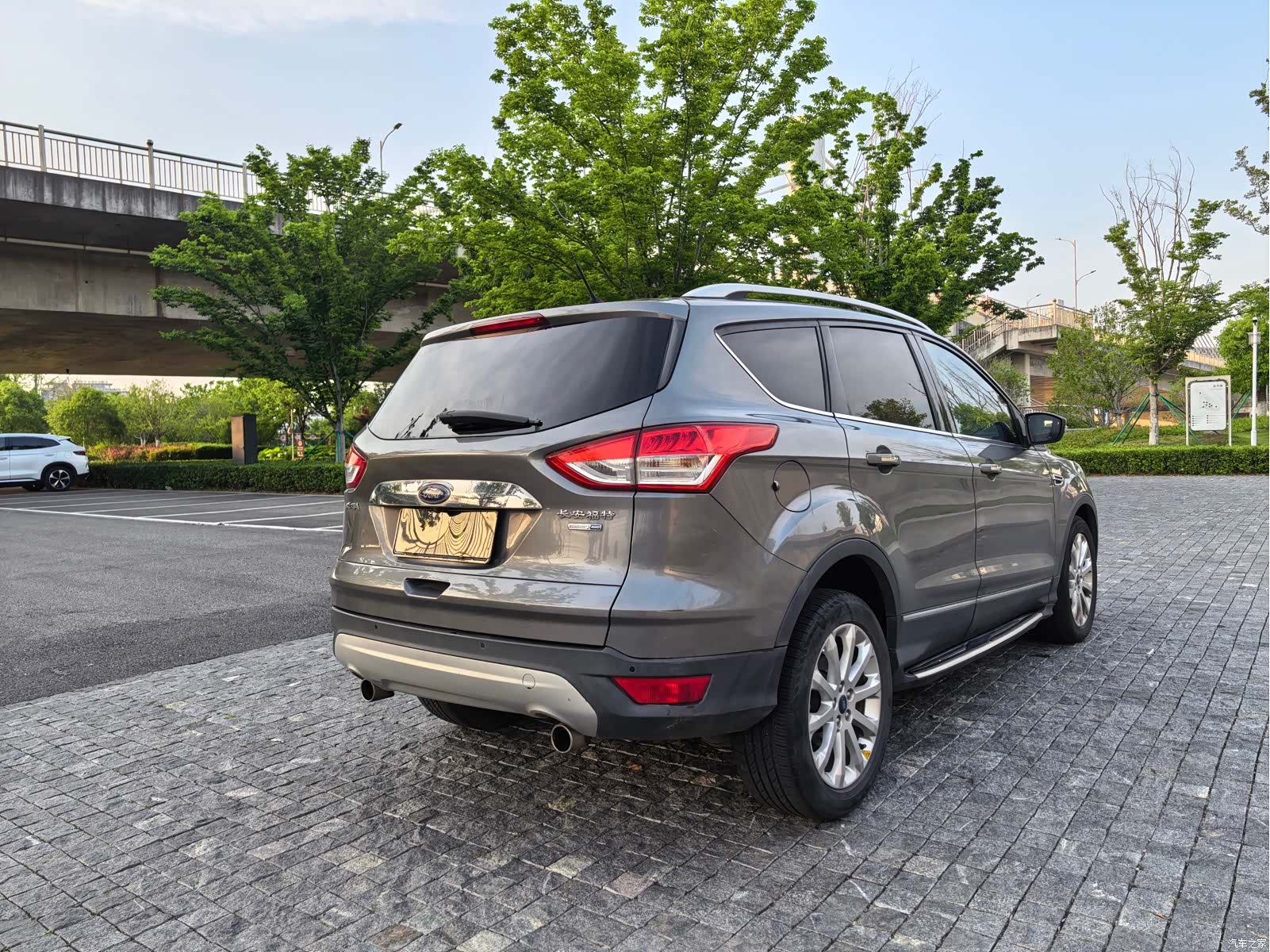Ford Kuga, 2013 16