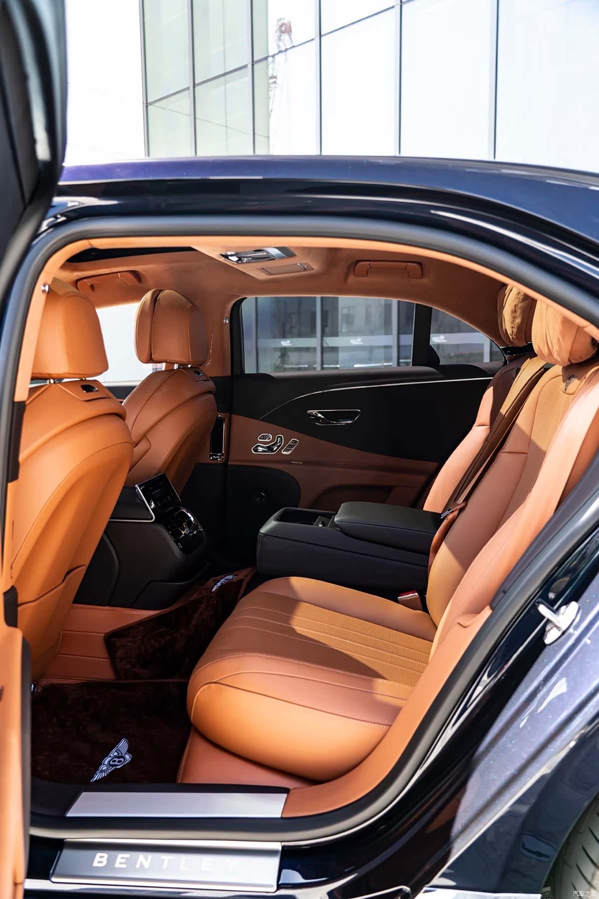 Bentley Flying Spur, 2024 17