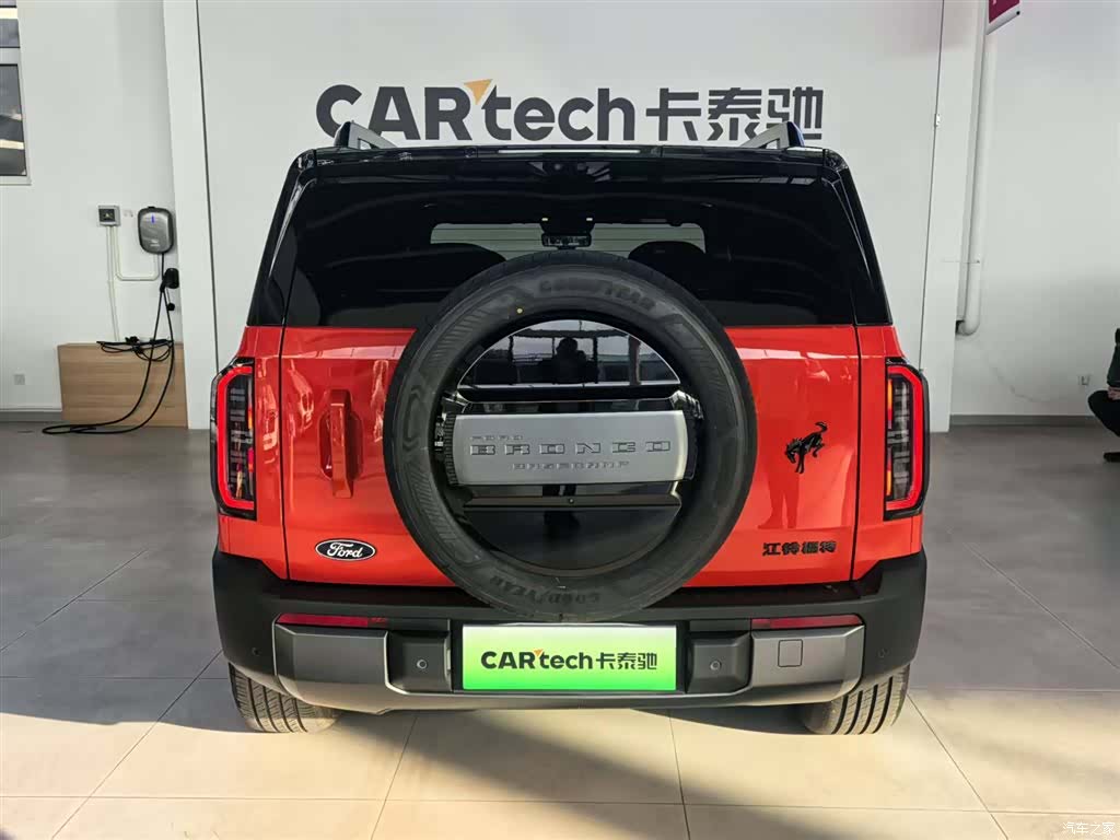 Ford Bronco, 2025 4