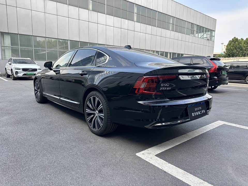 Volvo S90