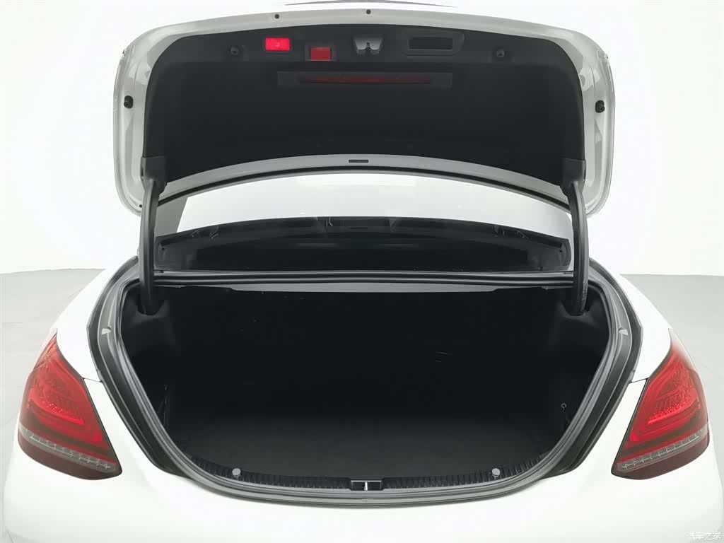 Mercedes-Benz C-Class, 2021 16