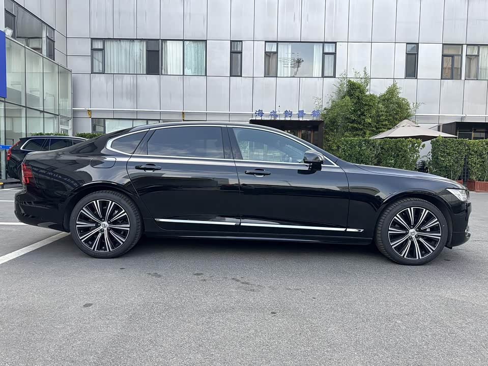 Volvo S90
