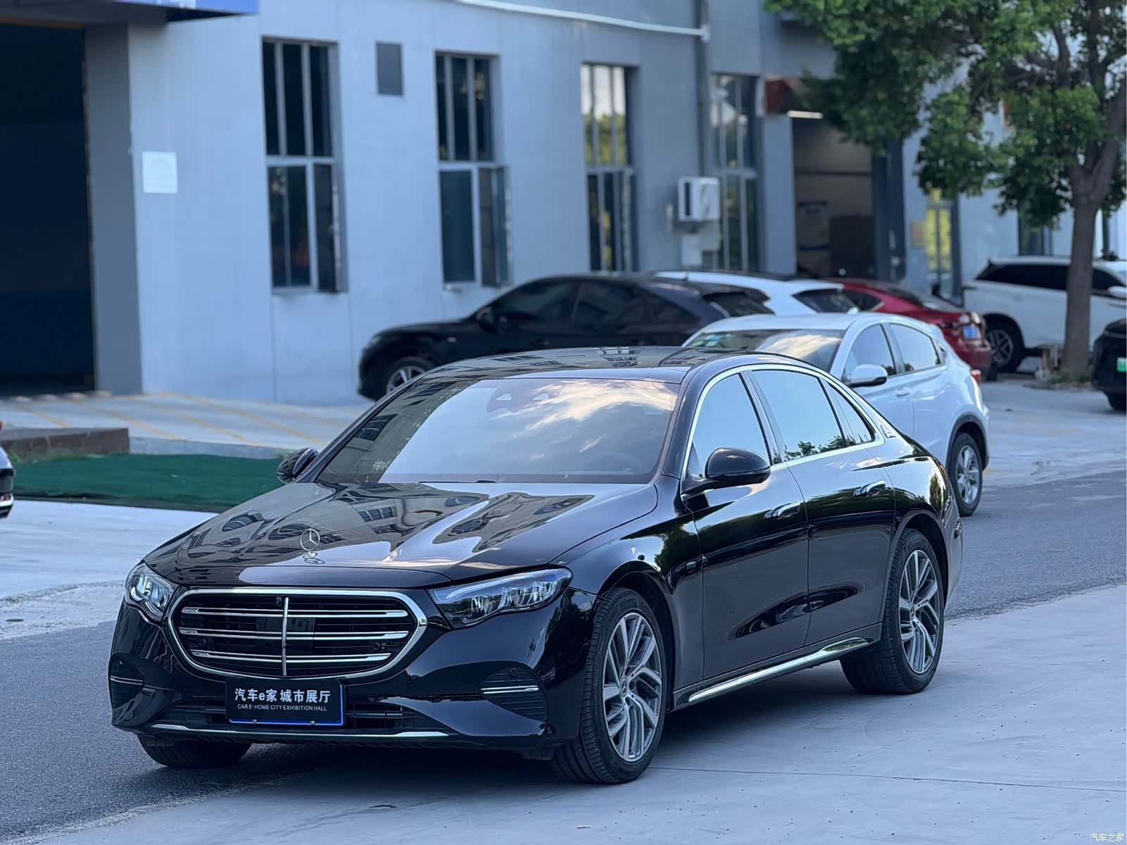 Mercedes-Benz E-Class, 2025 3