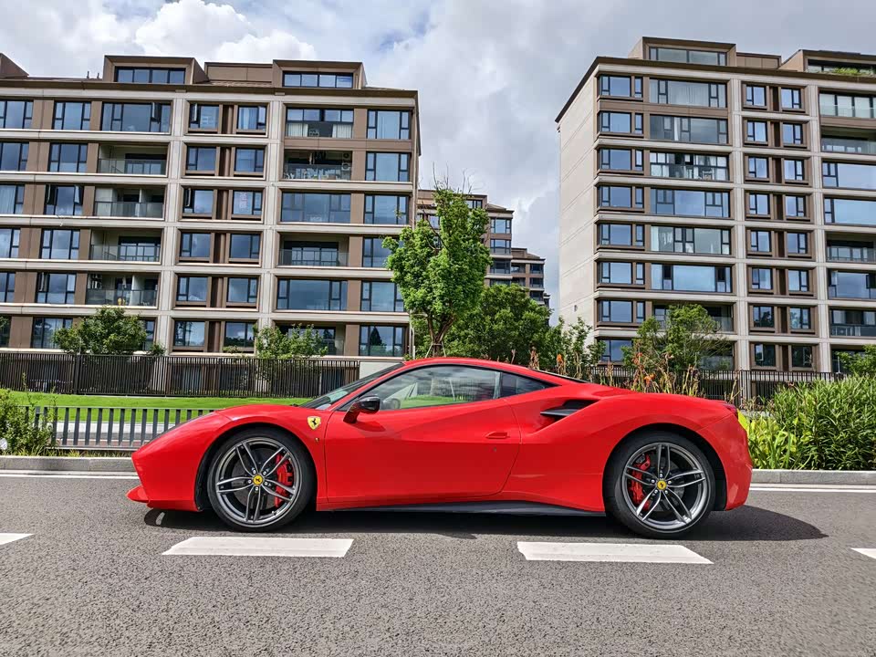 Ferrari 488