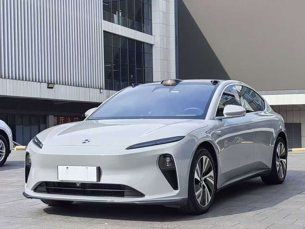 NIO ET5