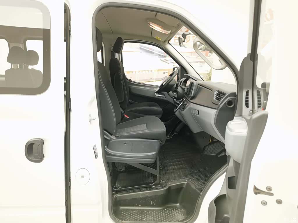 Maxus V80, 2024 23