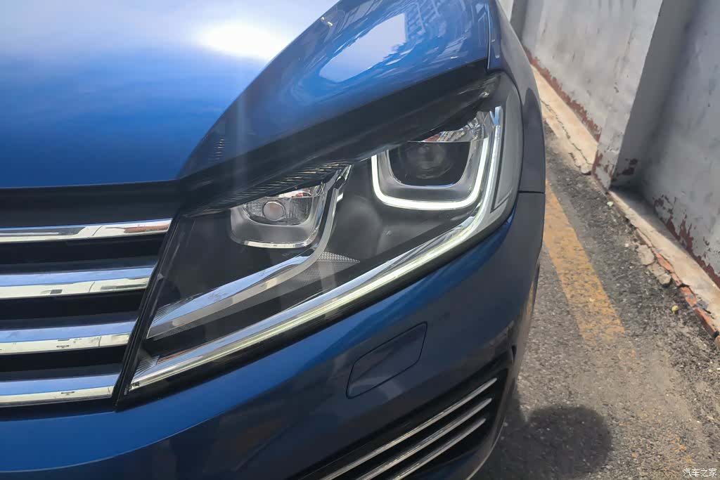 Volkswagen Touareg, 2017 все фото