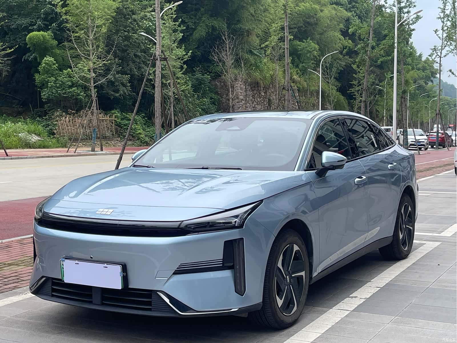 Geely Galaxy L6, 2025 1