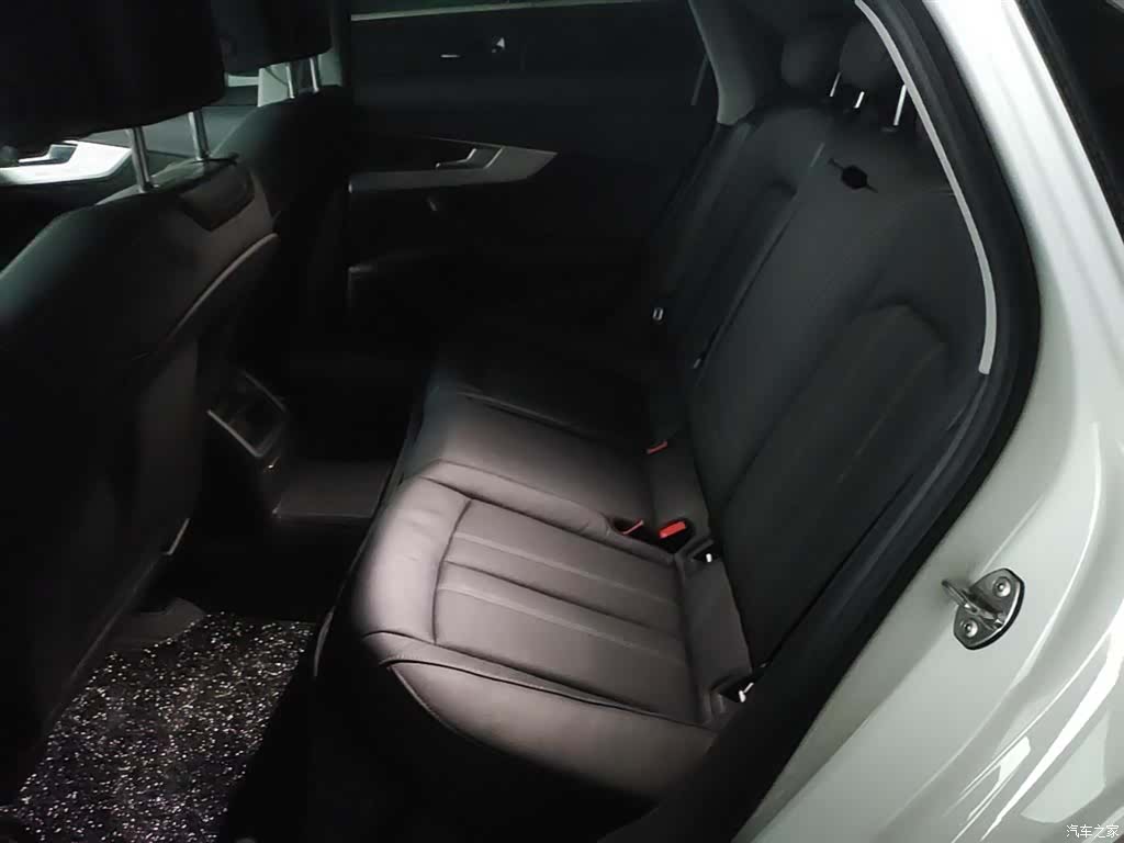 Audi A4L, 2021 17
