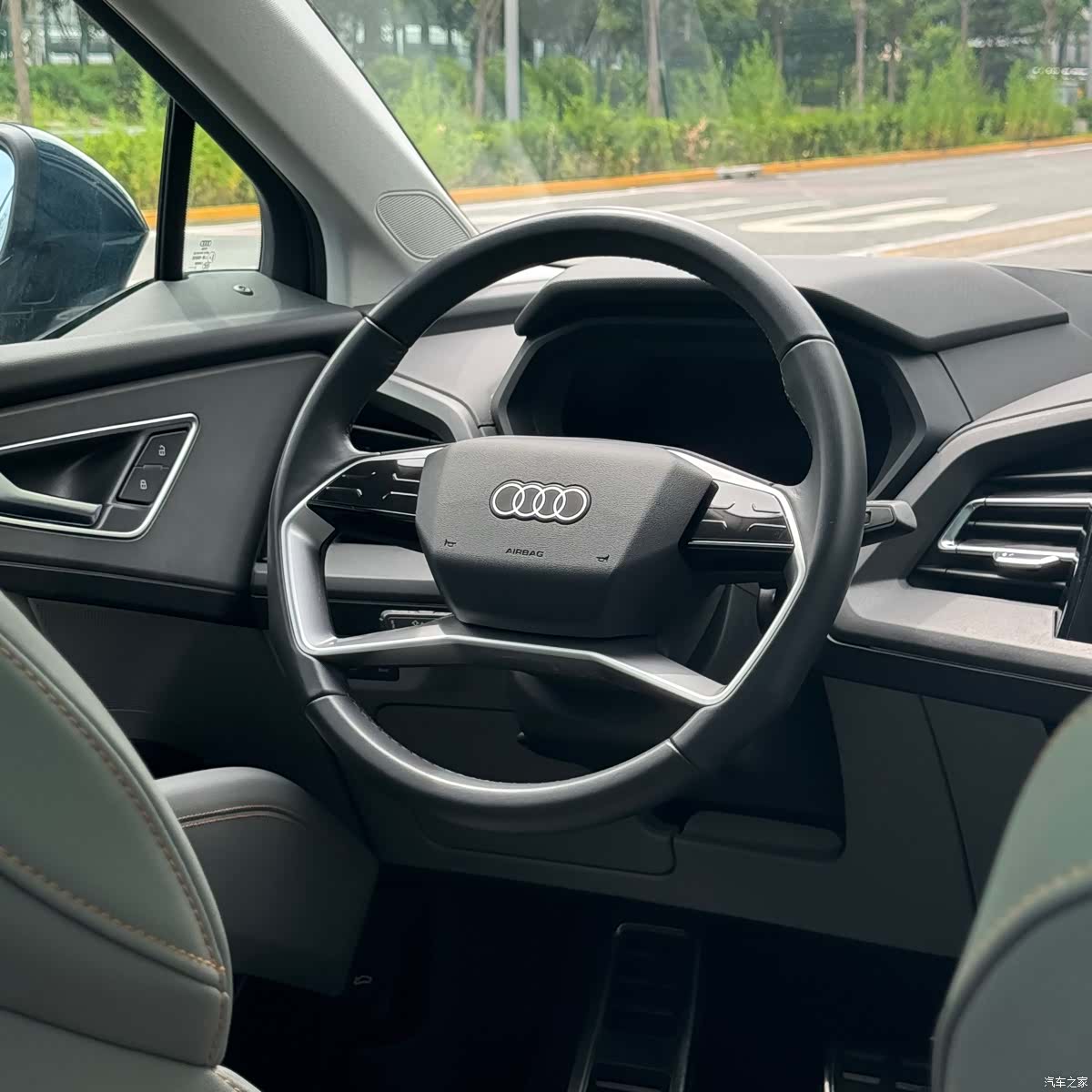Audi Q5 e-tron, 2022 24
