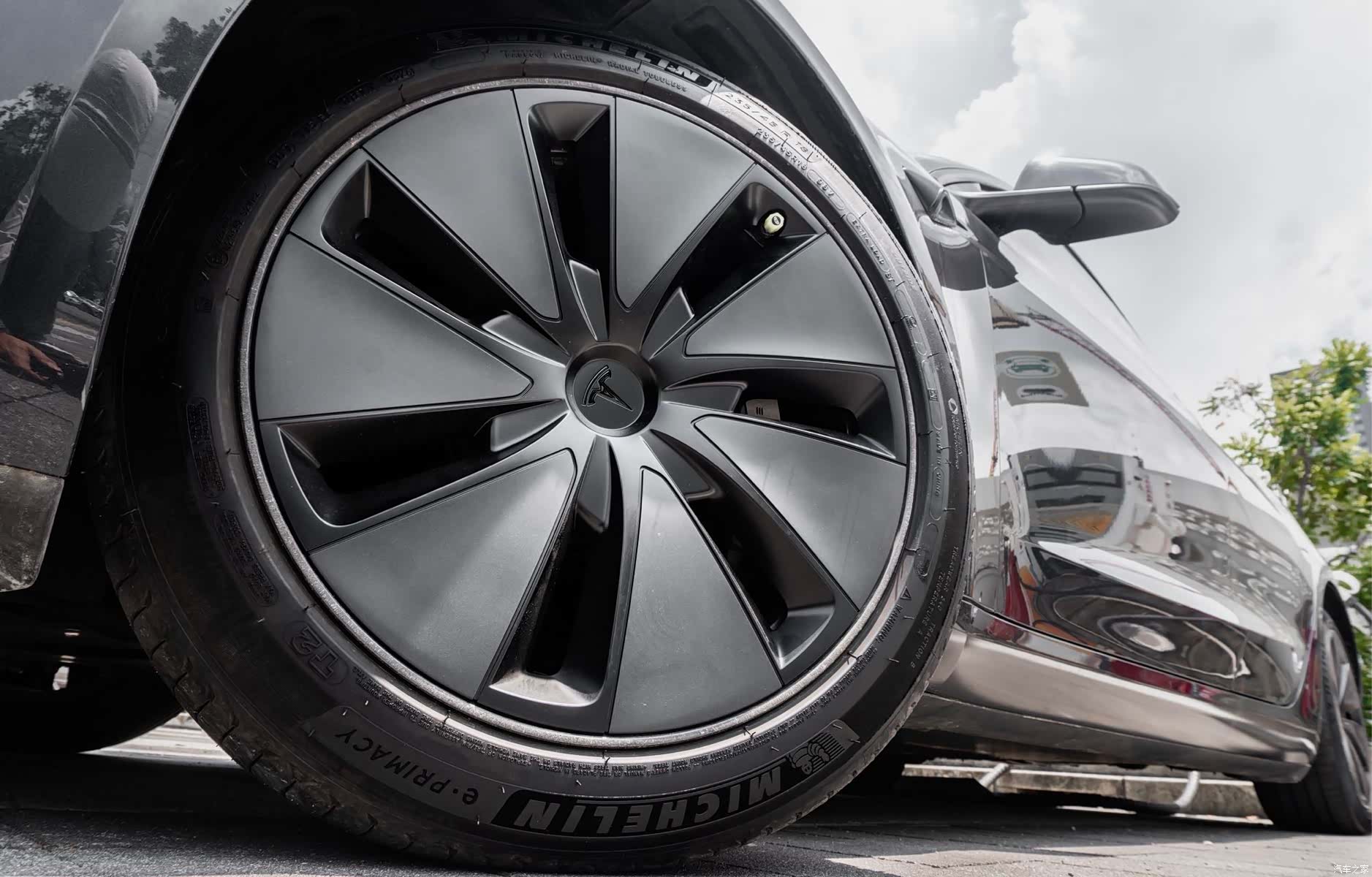 Tesla Model 3, 2024 19