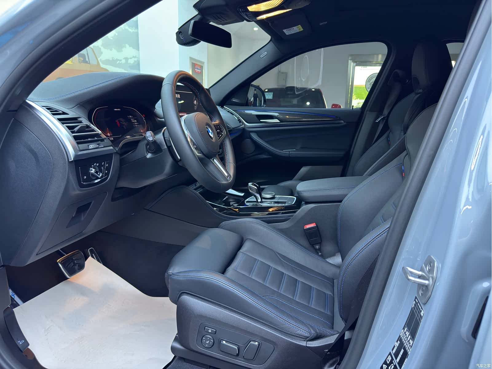 BMW X4, 2025 11