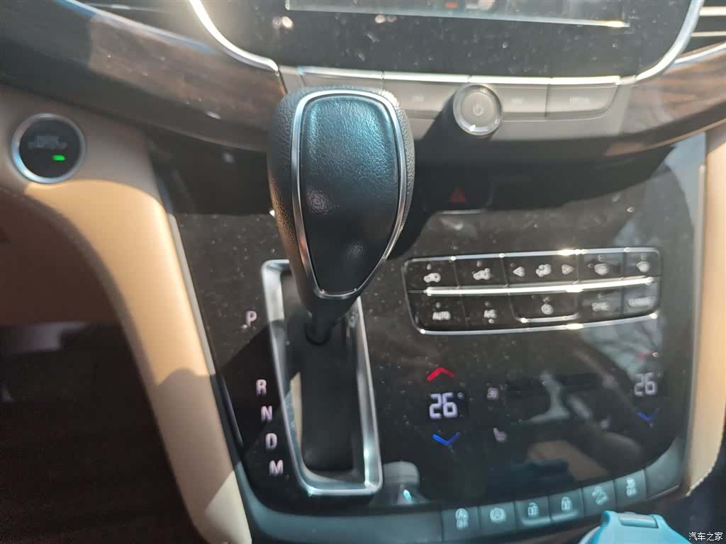 Buick GL8, 2018 7