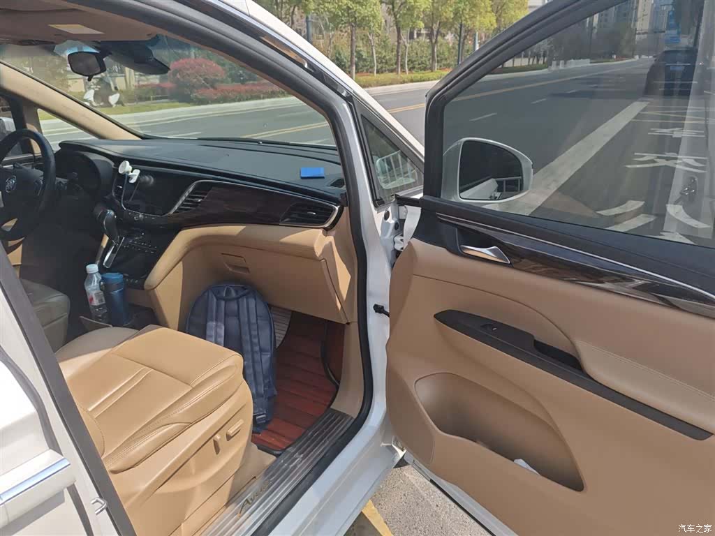Buick GL8, 2018 20