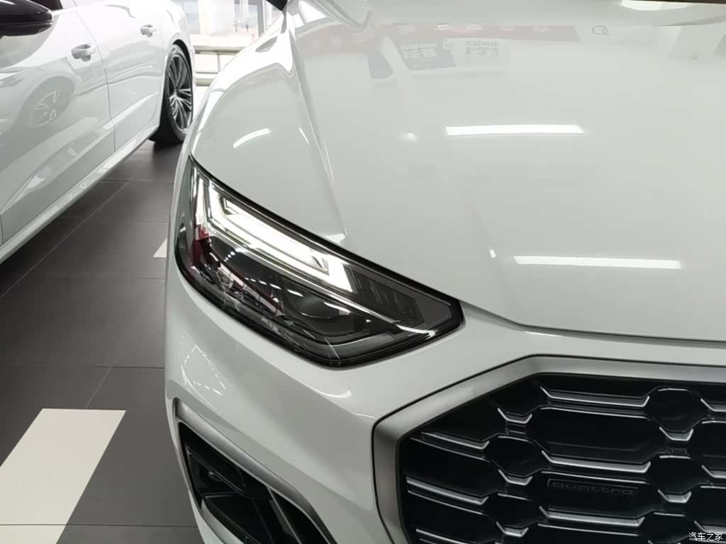 Audi Q5L, 2023 13