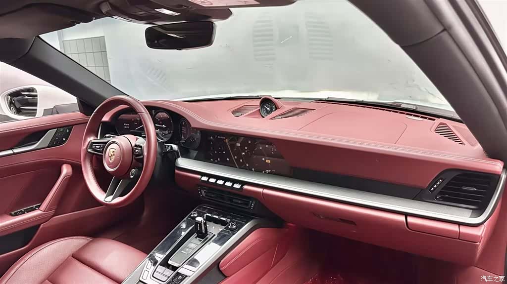 Porsche 911, 2024 10