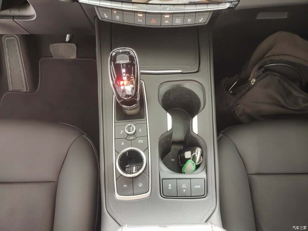 Cadillac XT4, 2025 14