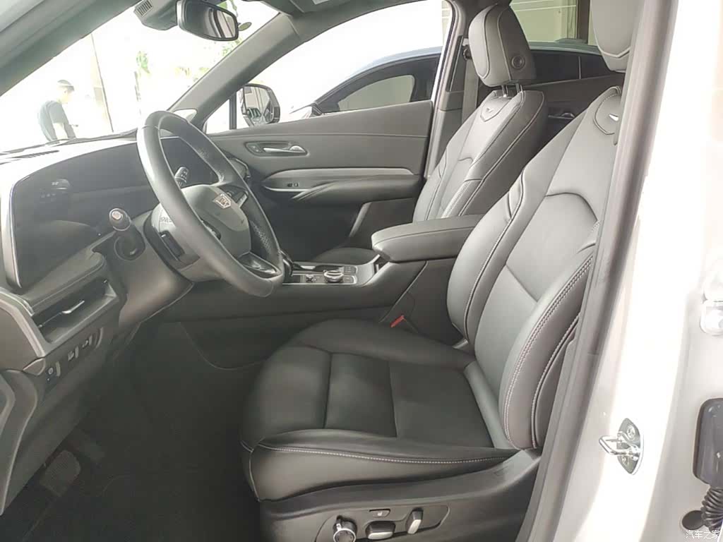 Cadillac XT4, 2025 15