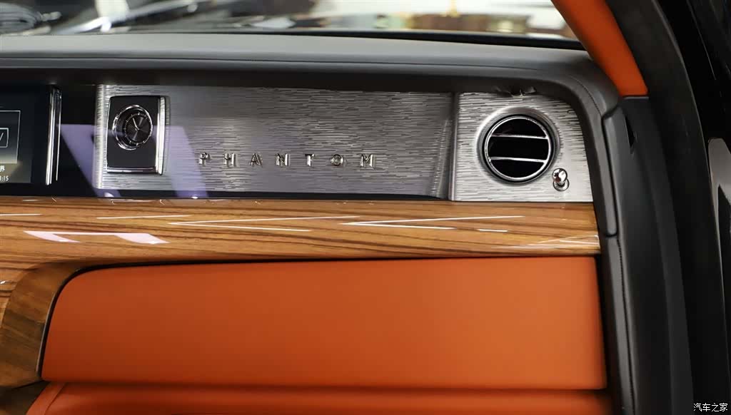 Rolls-Royce Phantom, 2019 24
