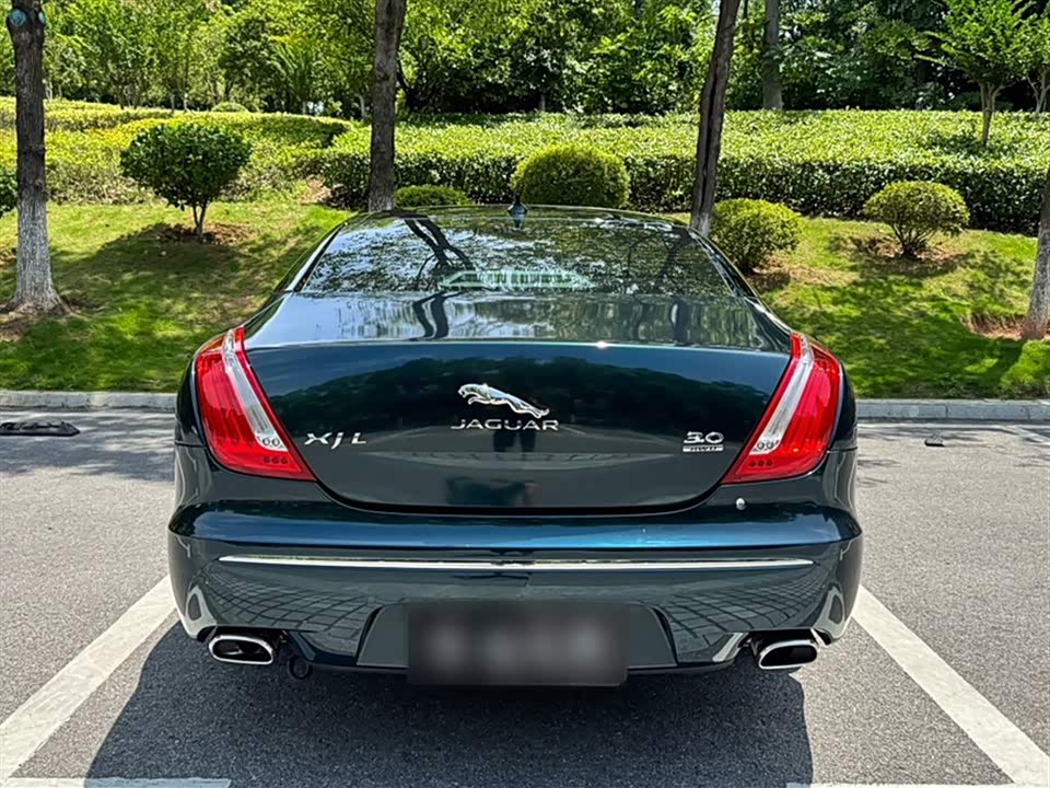 Jaguar XJ Jaguar XJ