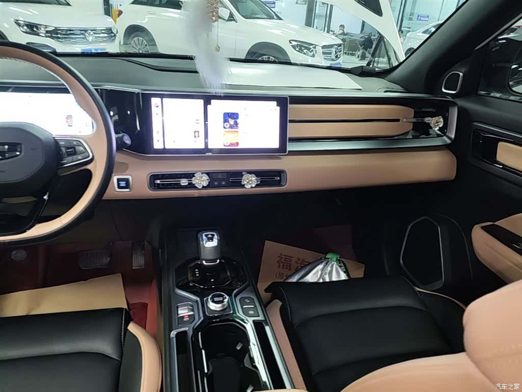 Geely Icon, 2024 13
