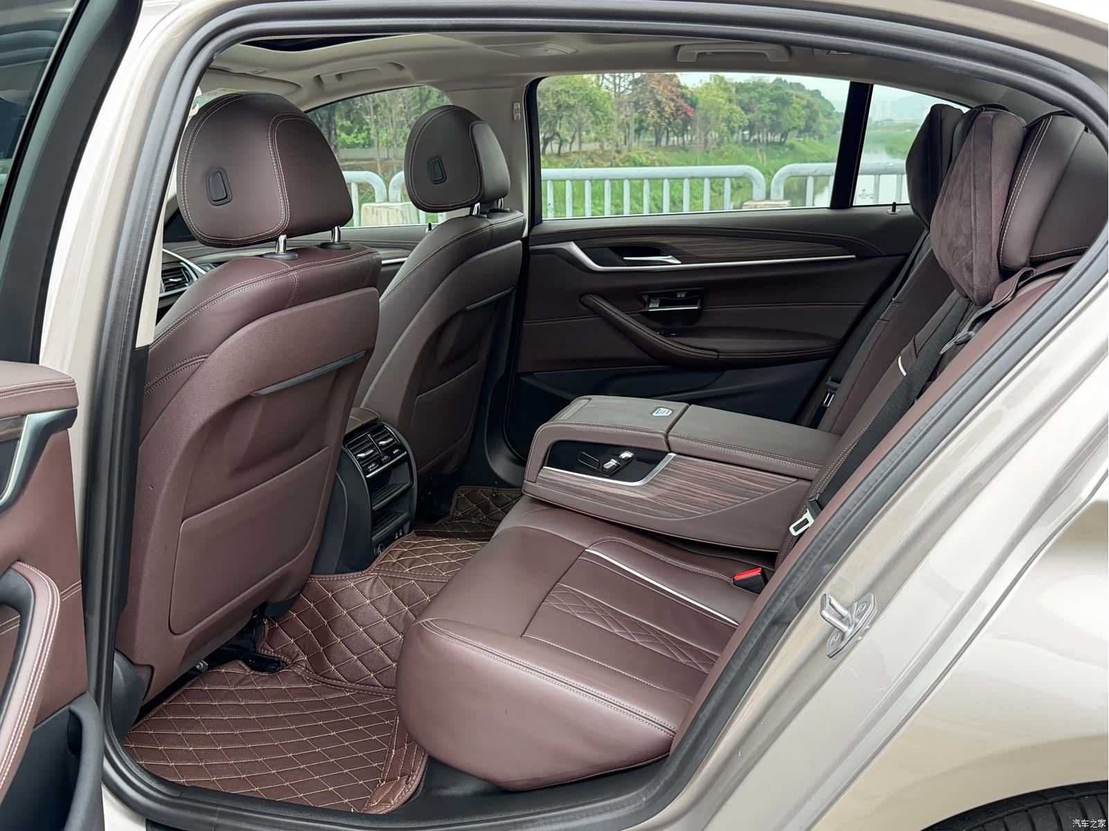 BMW 5 Series, 2019 13