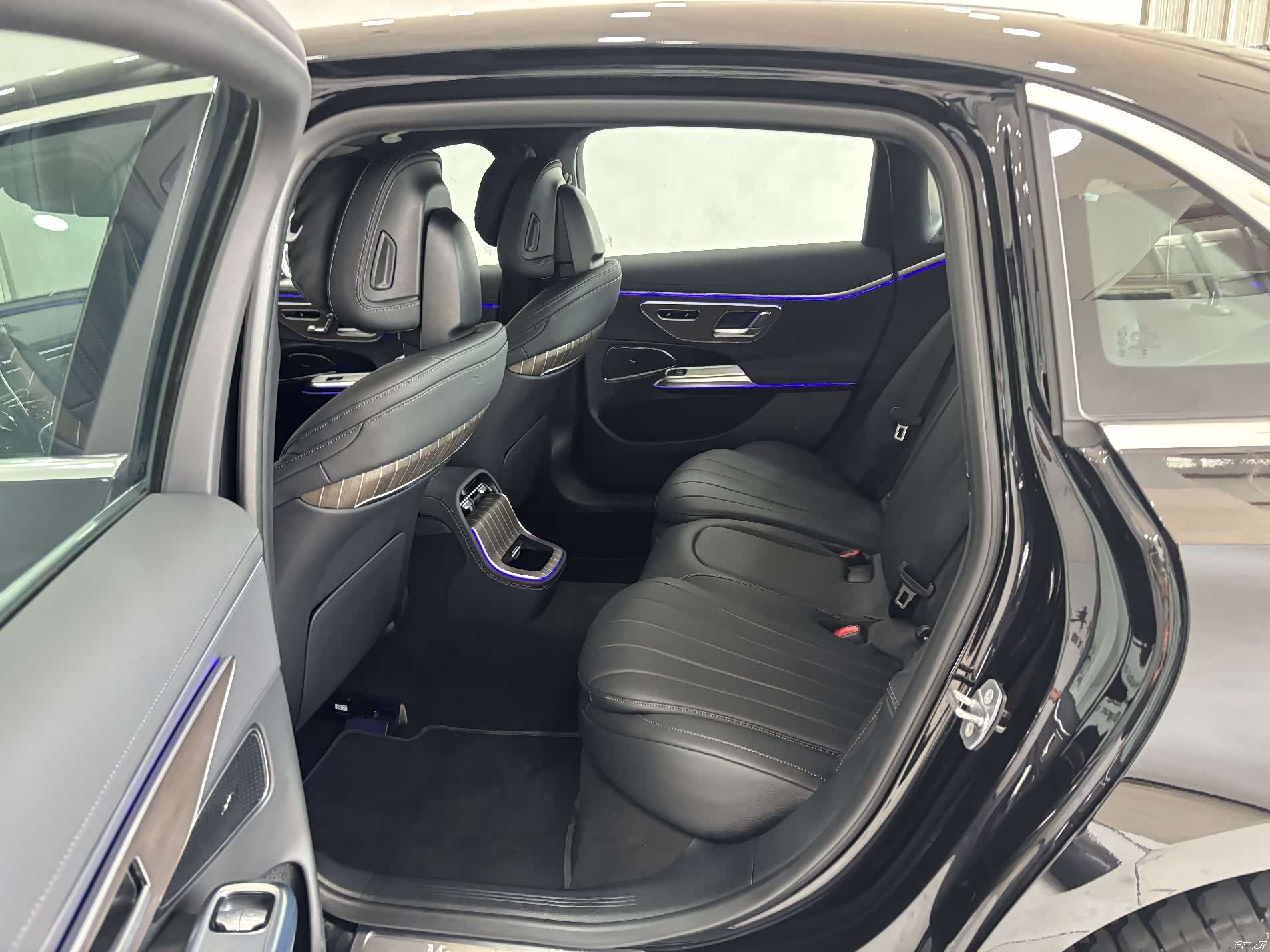 Mercedes-Benz E-Class, 2025 22