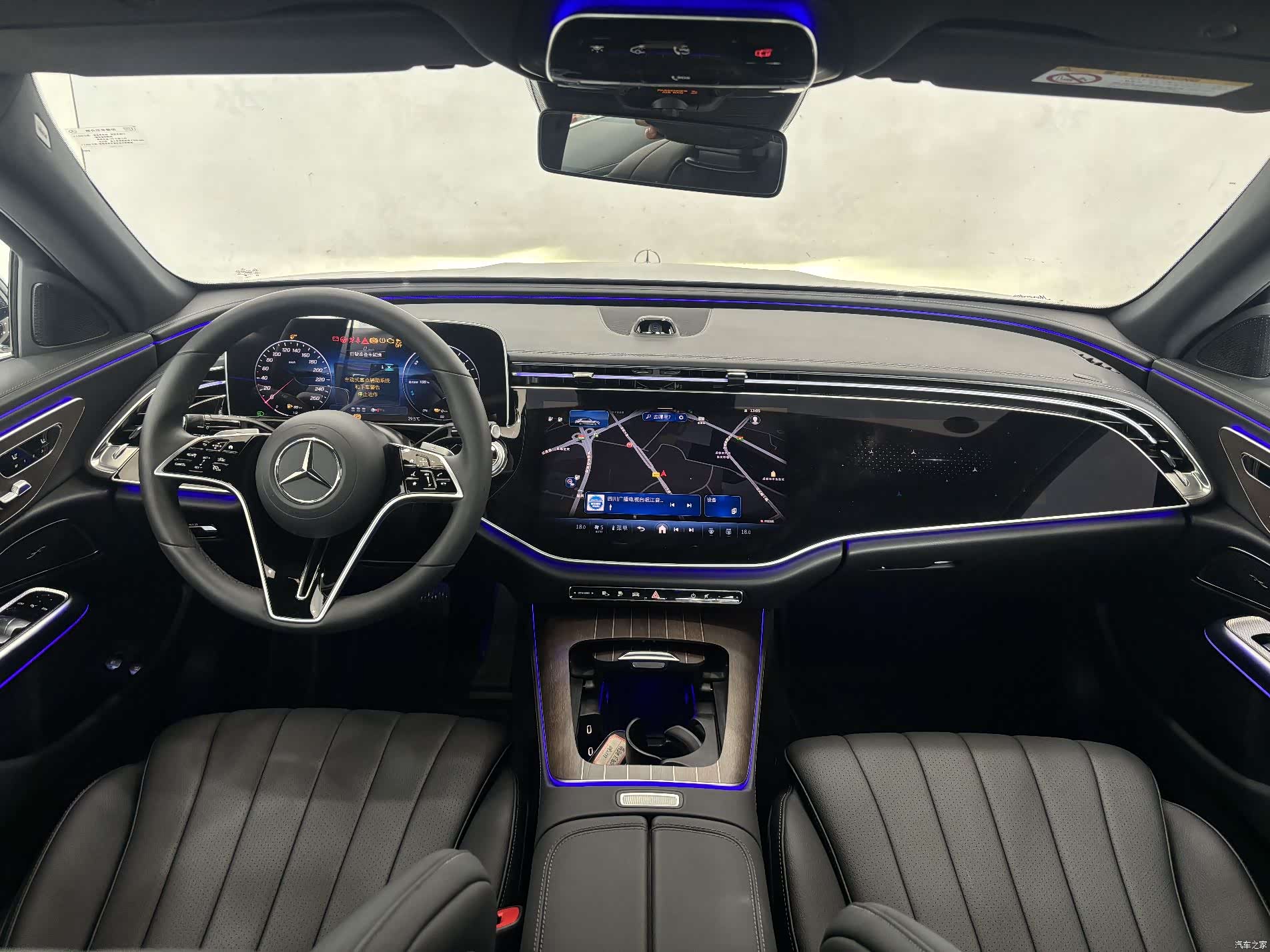 Mercedes-Benz E-Class, 2025 13