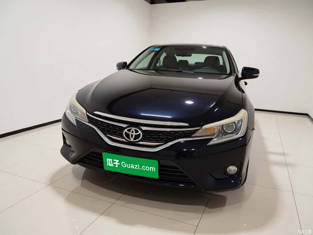 Toyota 2.5V, 2015 25