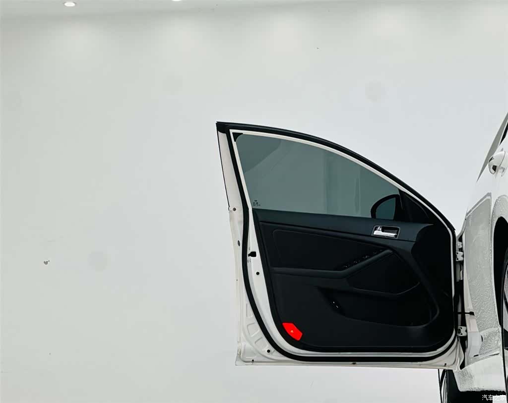 Kia K5, 2011 12