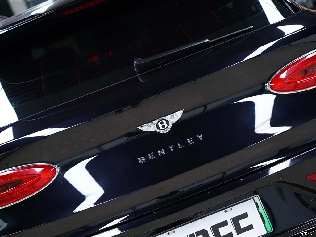Bentley Bentayga, 2021 8
