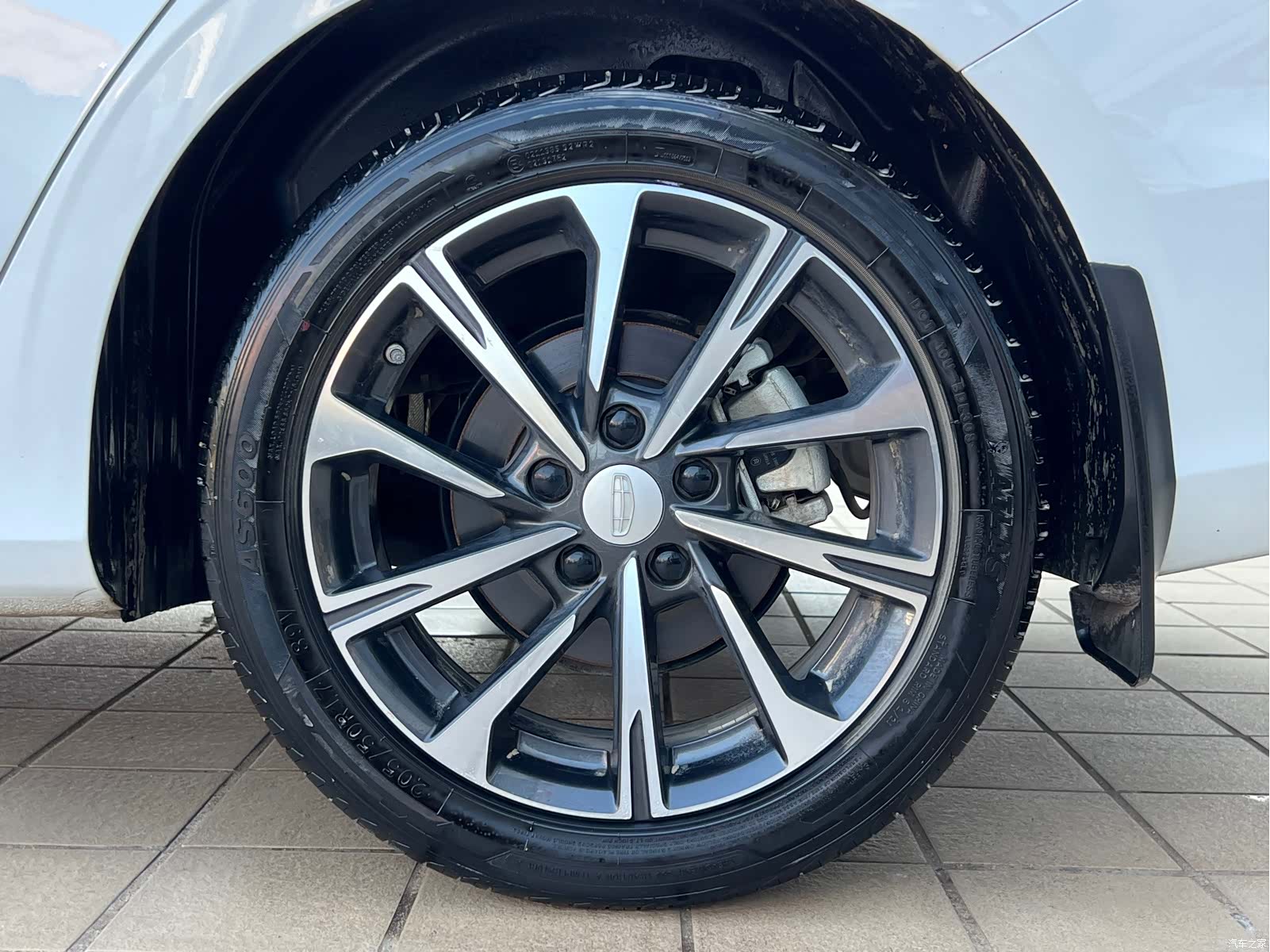 Geely Emgrand, 2024 19